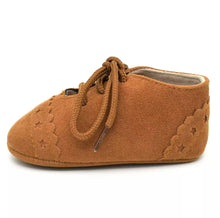 Load image into Gallery viewer, Suede Oxfords - 2 Colors
