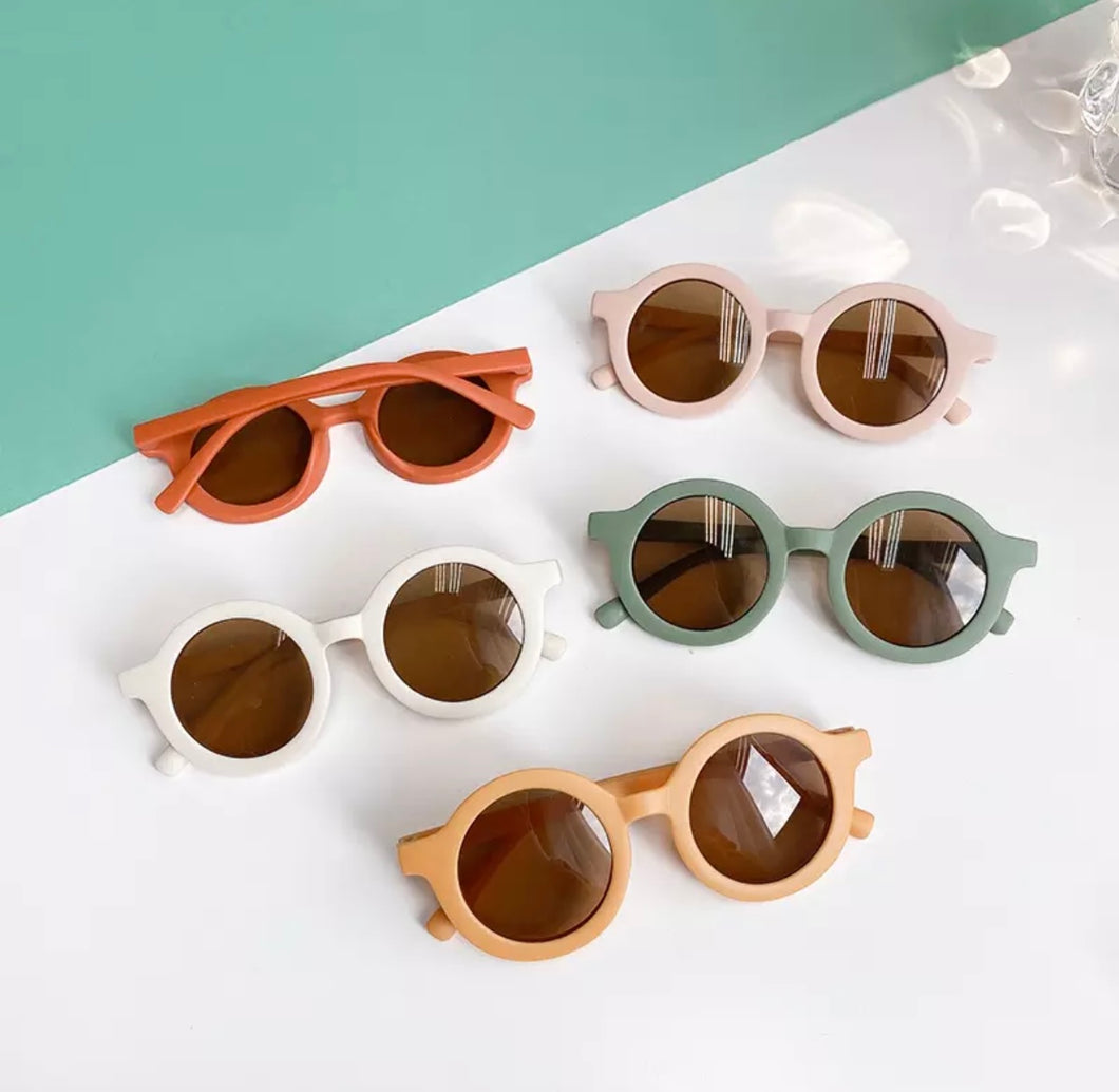 Retro Sunnies - 7 Colors